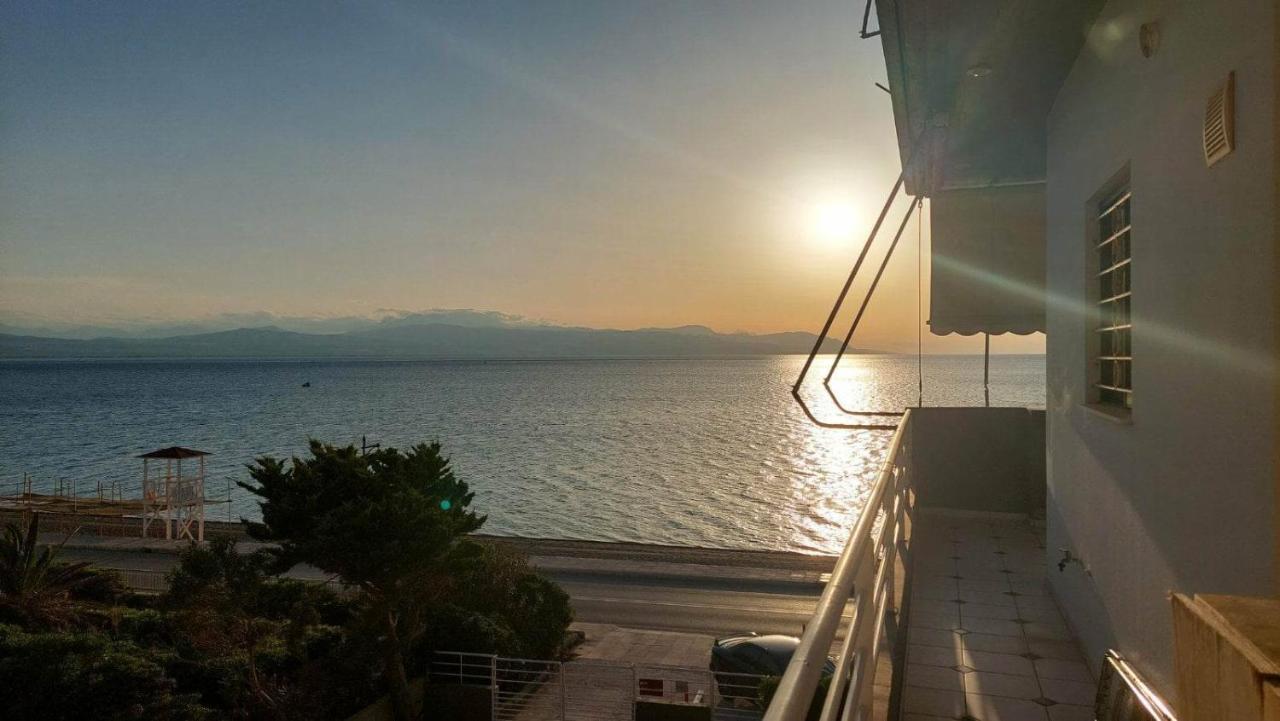 Loutraki Bay Daire Dış mekan fotoğraf